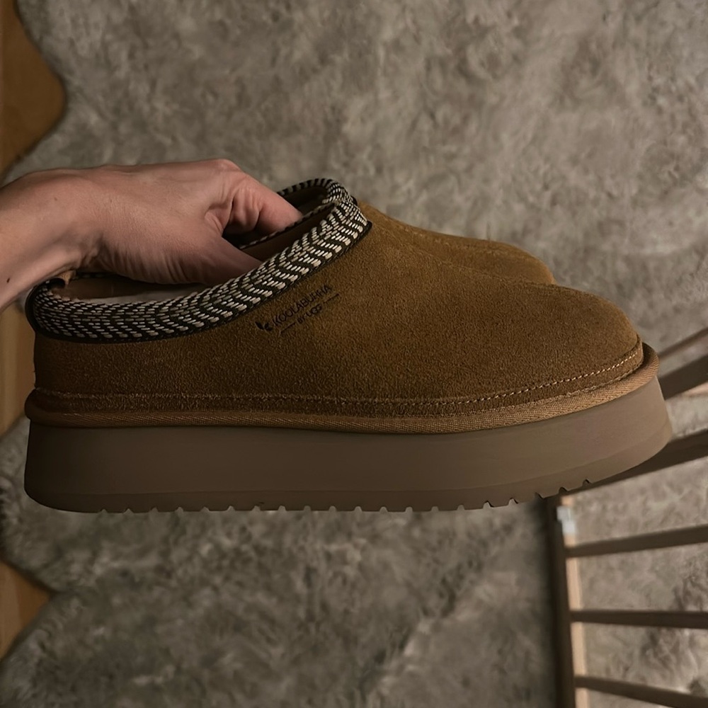 KOOLABURRA BY UGG NWT platform slippers in chestnut 🌰 size 10
